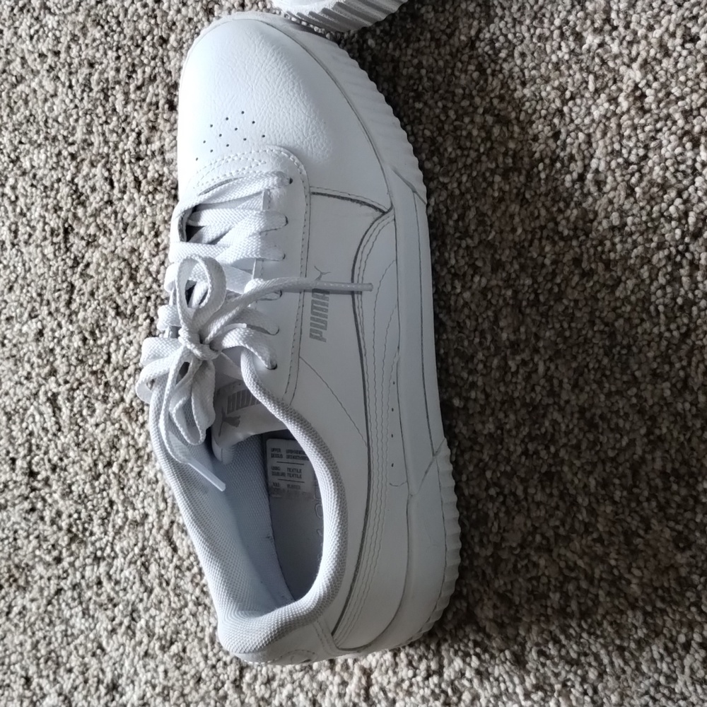 Shoes - Picture 2 of 4